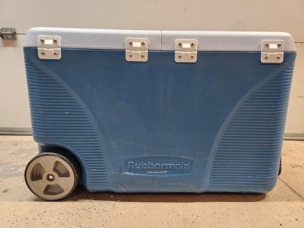 Replacement Hinges for a Rubbermaid Cooler