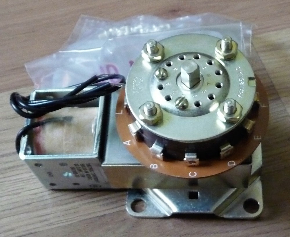 1548 - Electroswitch 82501LE 40vdc Lock out Relay