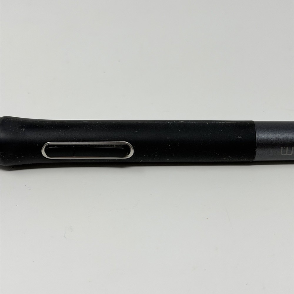 Wacom Cintiq 13HD Creative Pen & Touch Display DTH-1300 UNTESTED NO CORDS