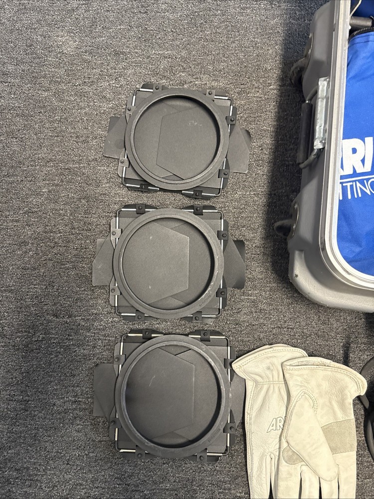ARRI 650 Plus 2-Light Kit w/ Case, Barn Doors, Scrims, Cables – Tested