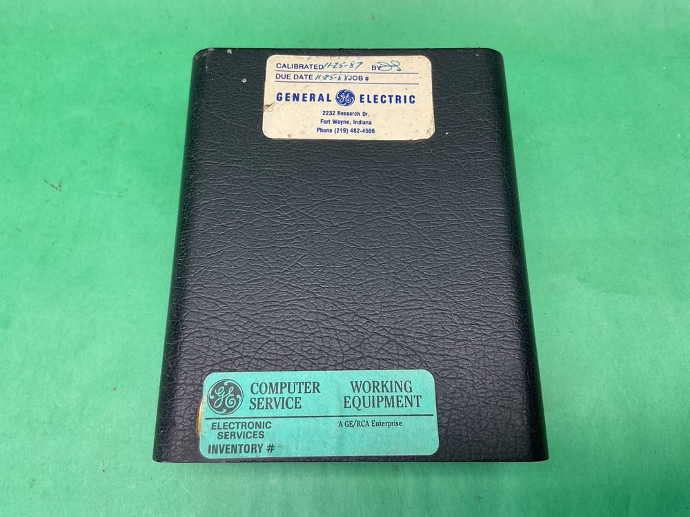 Optoelectronics Frequency Counter Model 7010A - 600 MHz - UNTESTED