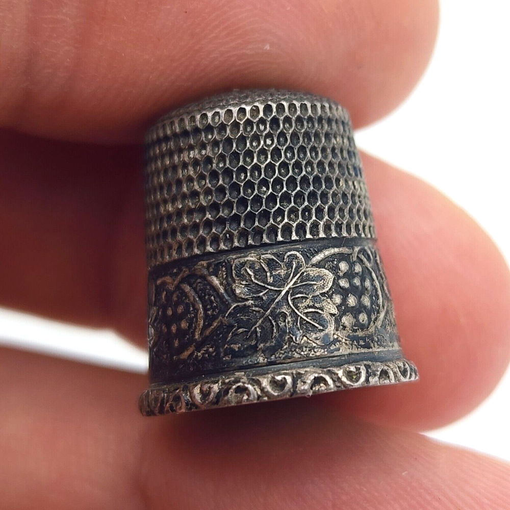Vintage Simons Bros Grape Vine Sterling Silver Thimble