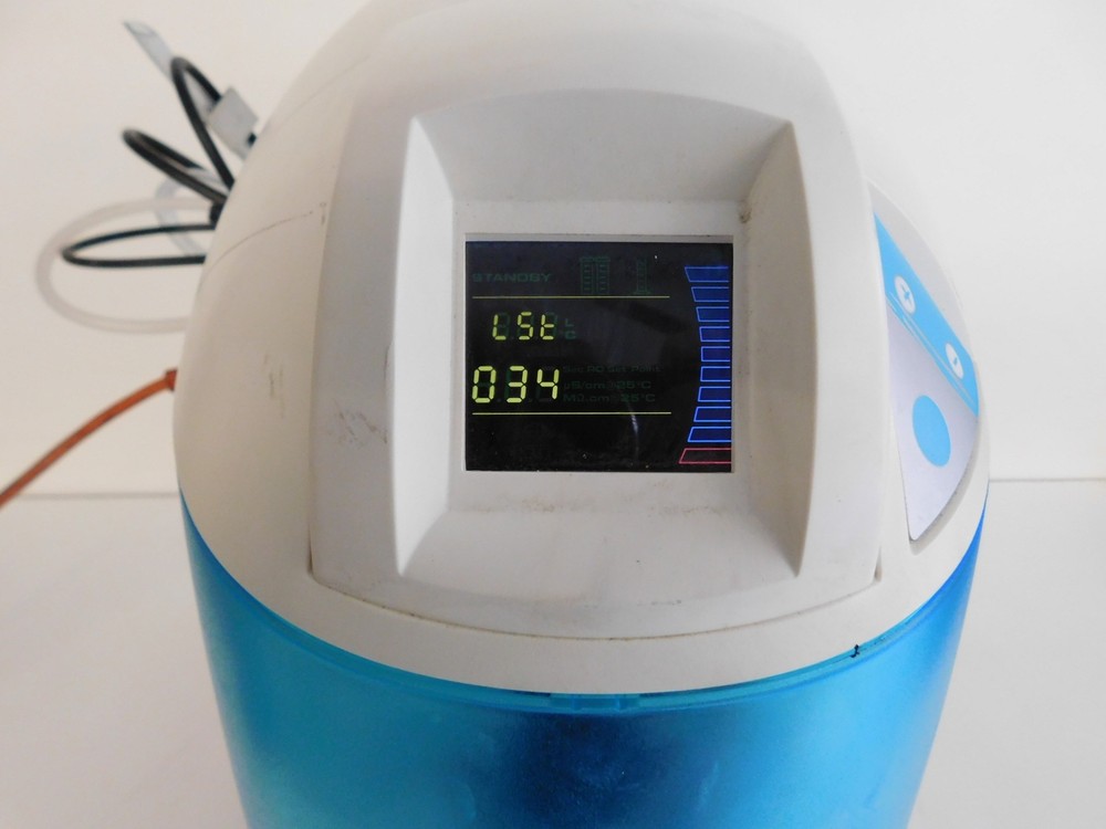^^ MILLIPORE RIOS-DI UV WATER PURIFICATION SYSTEM (MLQ159)