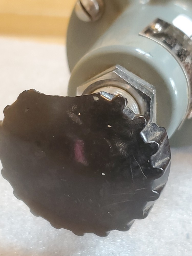 NUllMATIC 40-30 Pressure Regulator NEW Broken Knob