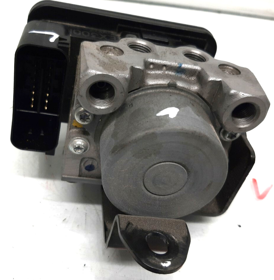 2015-2017 Kawasaki Ninja 300 ABS Module Pump 6V07-3455