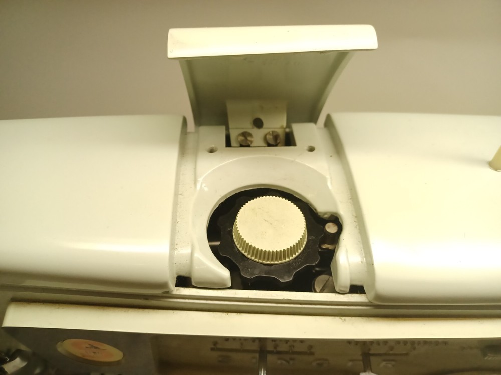Singer Sewing Machine Zig Zag Model 478 Working