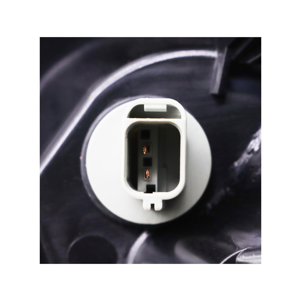 Fit For 2018-2021 Chevy Equinox Passenger Side Halogen Tail Light Assembly Outer