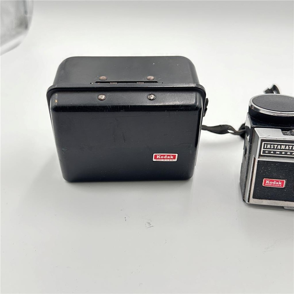Kodak Instamatic 404 Camera - Vintage Untested With Case