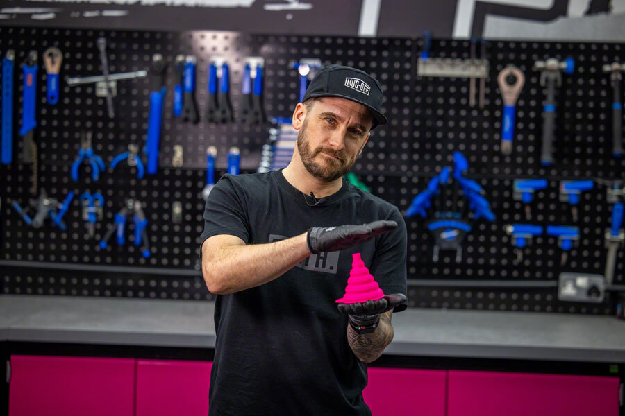 Muc-Off Collapsible Silicone Funnel