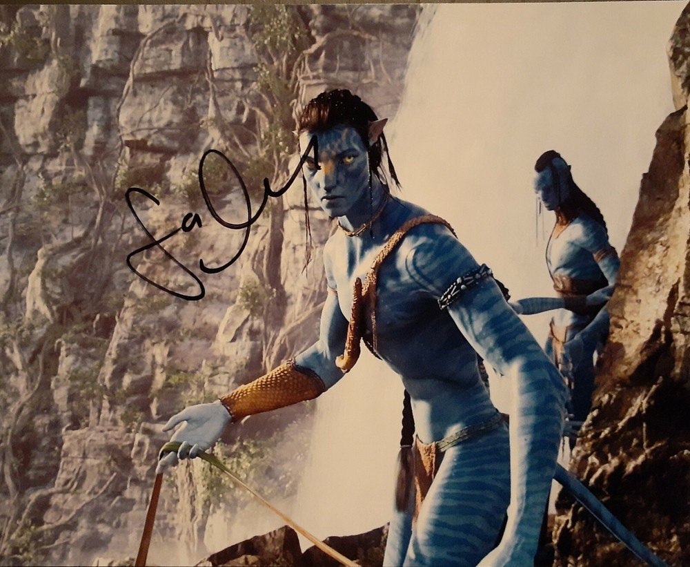 Sam Worthington signed 8x10