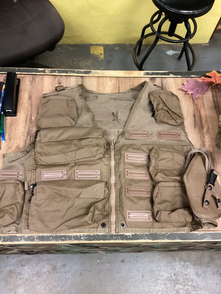 Ultimate Survival Technologies SnapTrack Tactical Vest - Large