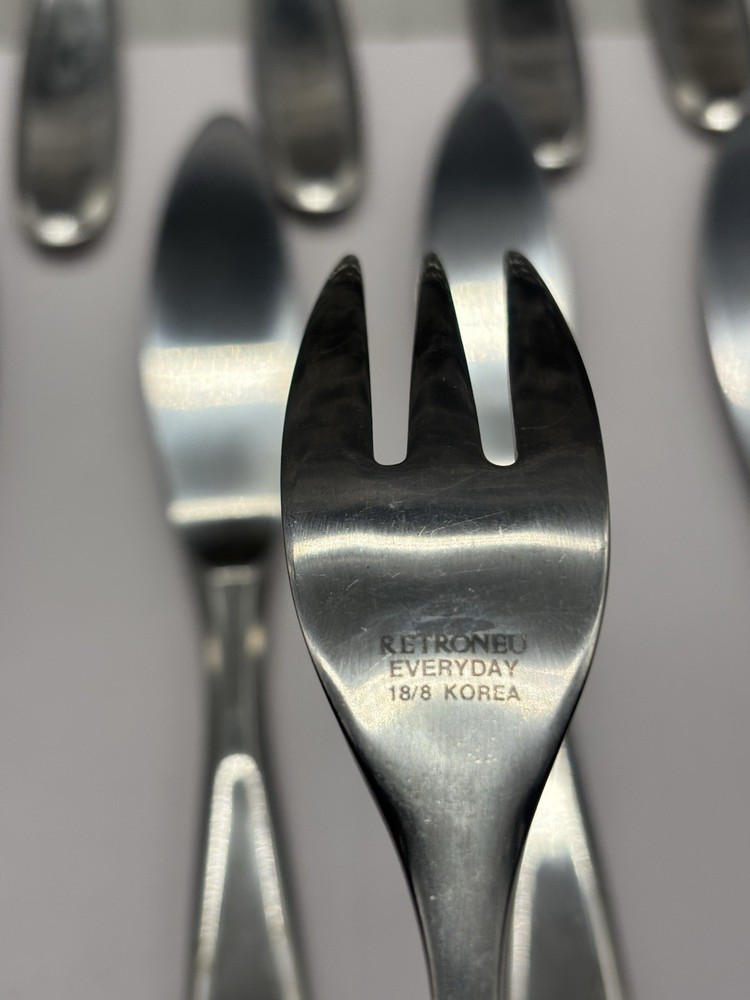 Retroneu Everyday Contour Flatware Set (39 Pc) Incomplete READ