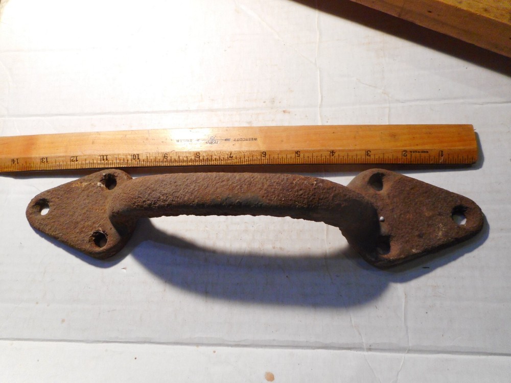 HEAVY ANTIQUE GATE/DOOR PULL 13 1/2 TALL
