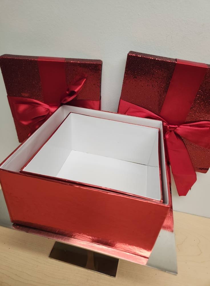 SQUARE STACKING RED GLITTER & SATIN BOW GIFT BOXES SET 24