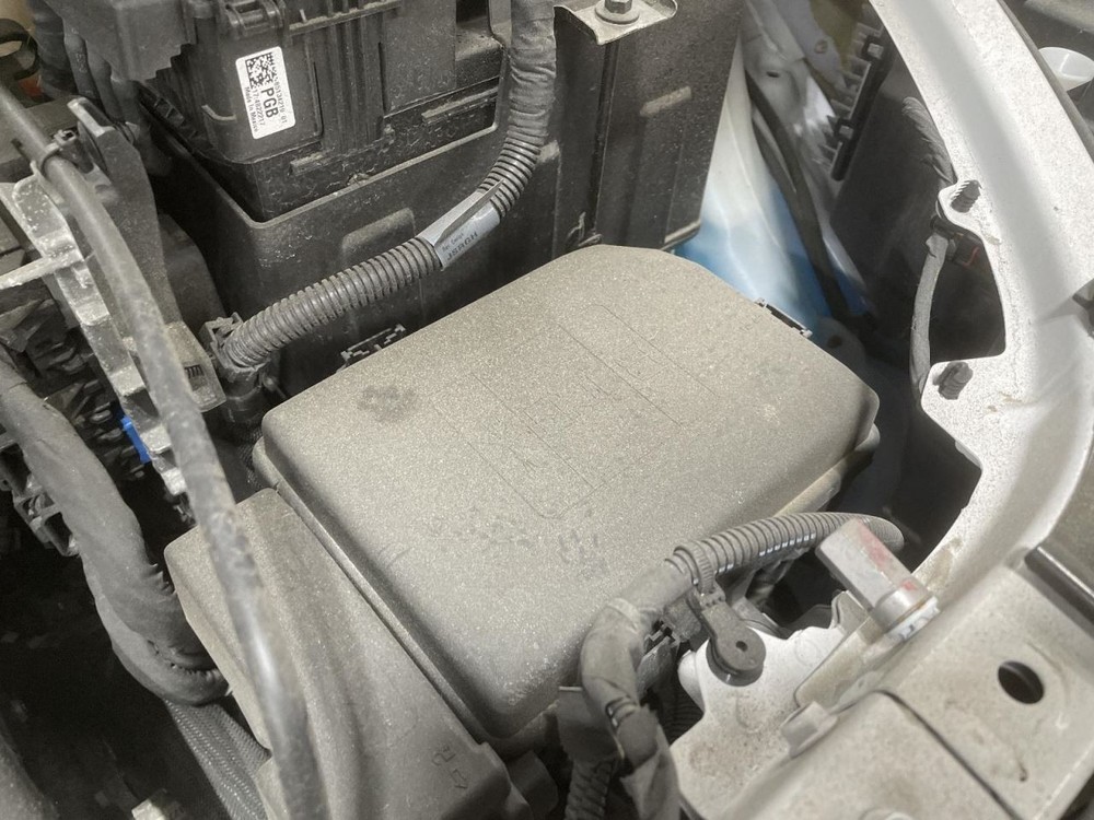 Fuse Box Engine Fits 22 TERRAIN 1068283