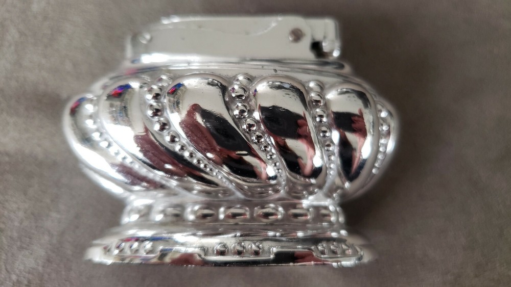 Vintage 1950´s RONSON CROWN TABLE LIGHTER Silver Plated.