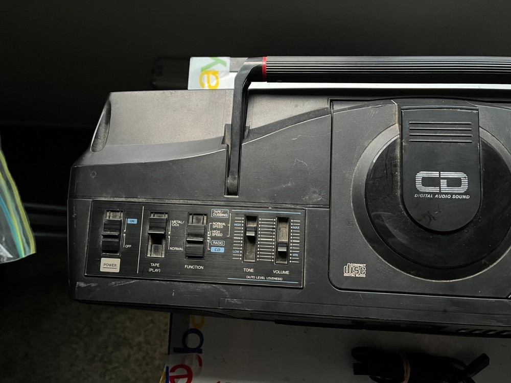 JVC RC-X3 CD Portable System 1988 Read Description