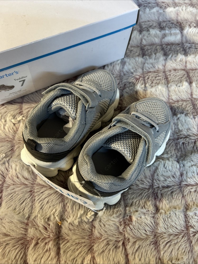Carter’s Boy Gray Sneakers Size 7. New