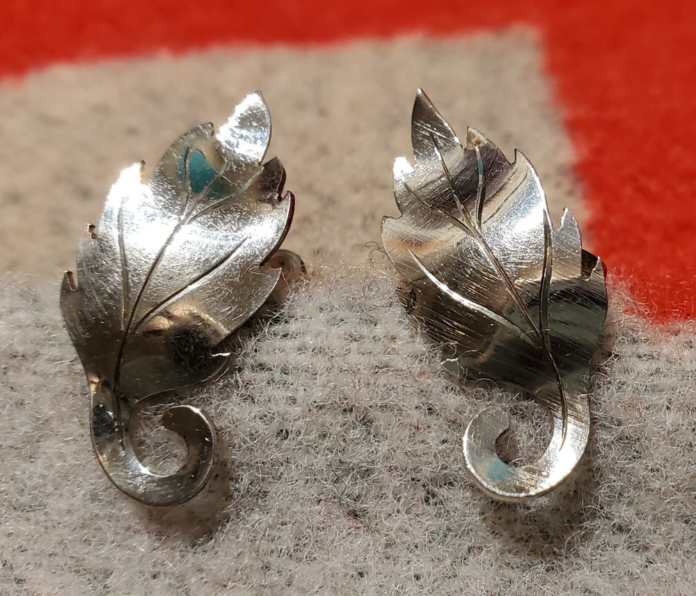 Say HELLO to Silver And Turquoise Clip And Screwbacks !!!