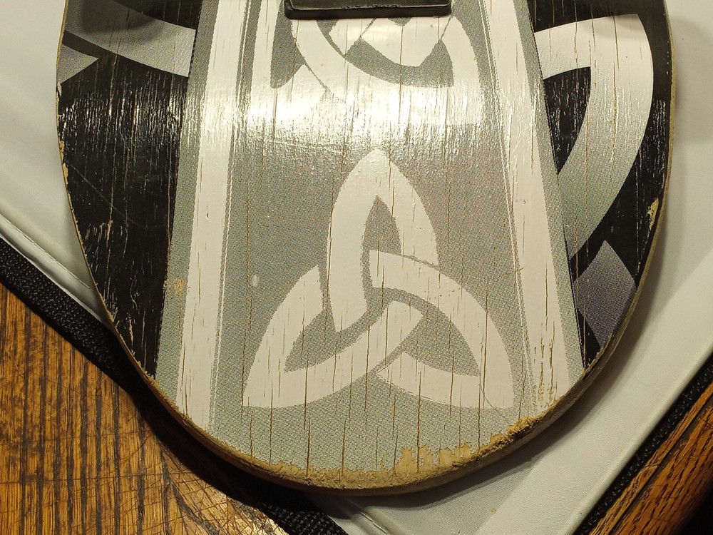 MONGOOSE CELTIC DESIGN SKATEBOARD 8” x 31”