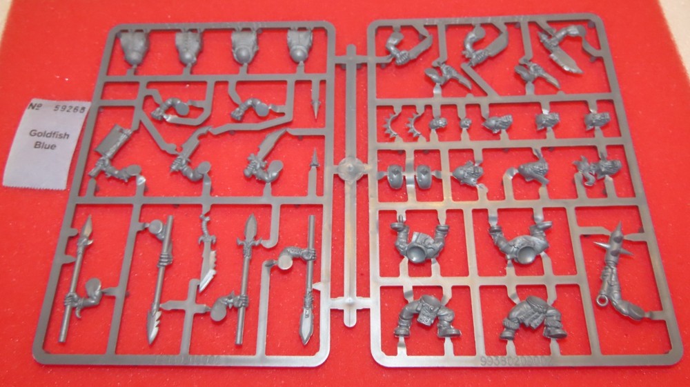 Games Workshop Warhammer Orcs Orc Boyz Mob 4 Models on Sprue New Plastic Bits