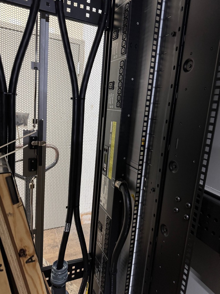 Oracle EXADATA X11M Autonomous Database Server Rack w Internals *BRAND NEW 2025*