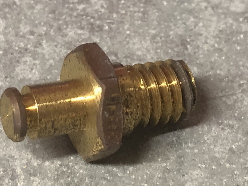 Quadrajet  Throttle lever stud 5/16-18 threads