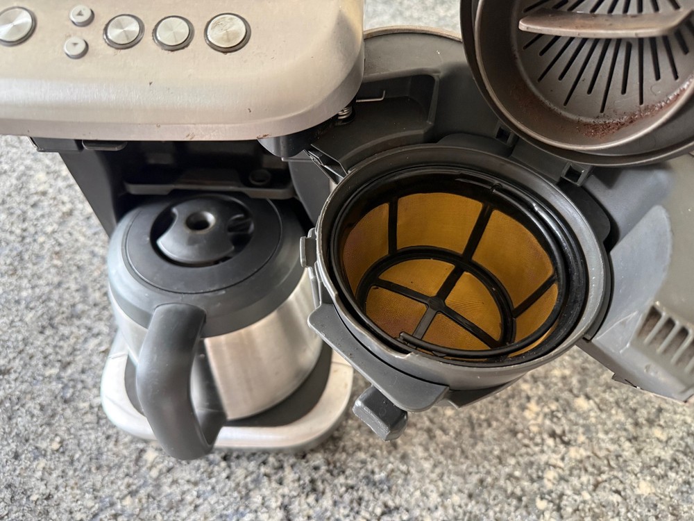 breville grind control coffee maker 12-cup