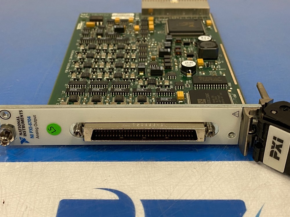 National Instruments 185825H-01 PXI-6704