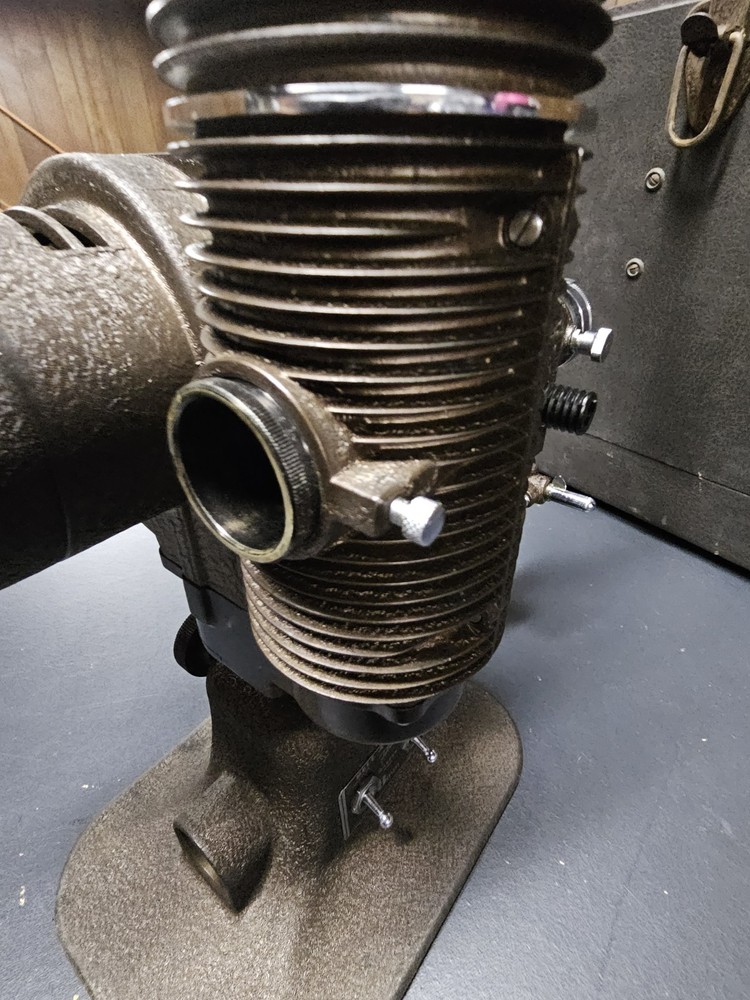 Bell & Howell Filmo 8mm Master 400 Projector