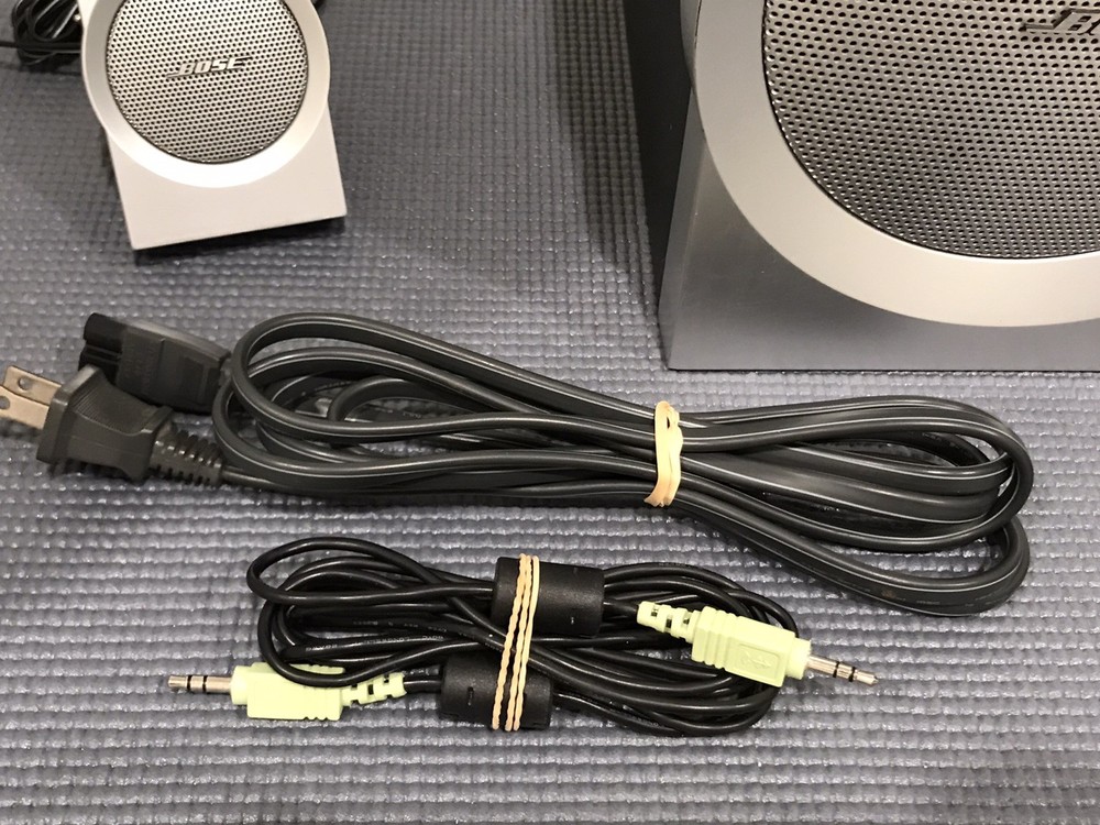 Bose Companion 3 Multimedia Speaker System w/ Subwoofer + Controller + Cables