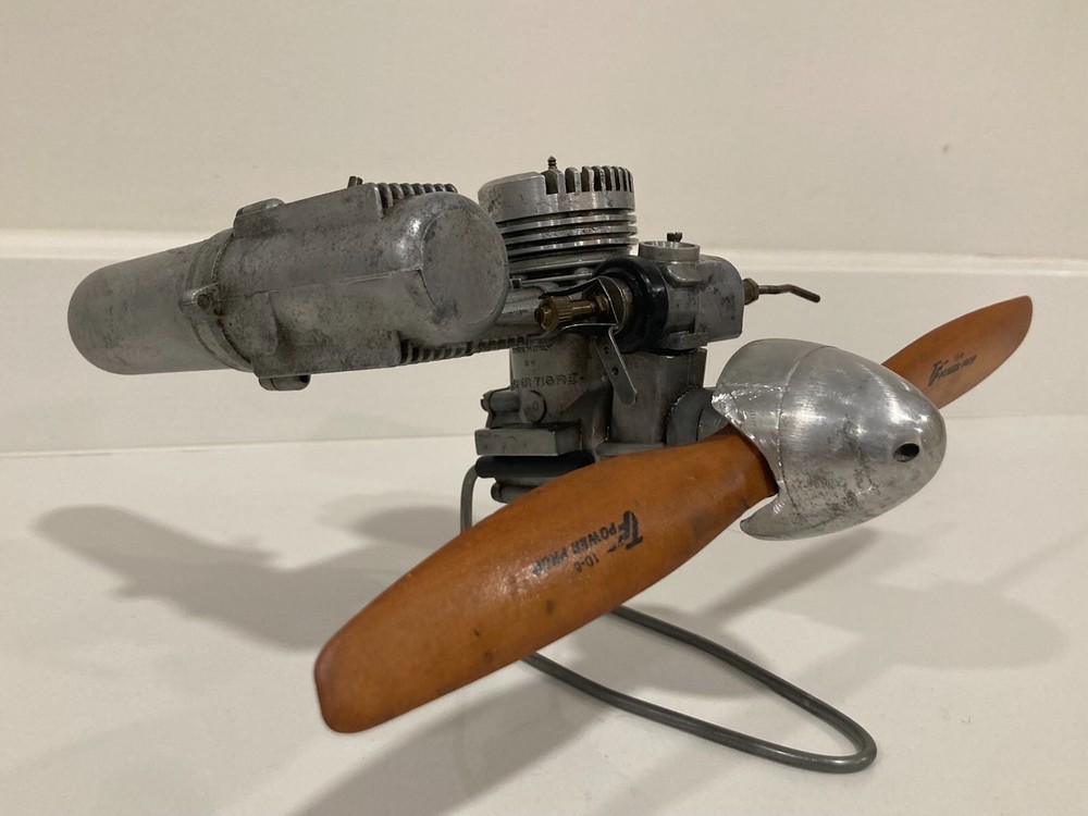 SUPER TIGRE 40 BULL RING Nitro Engine w/ Muffler