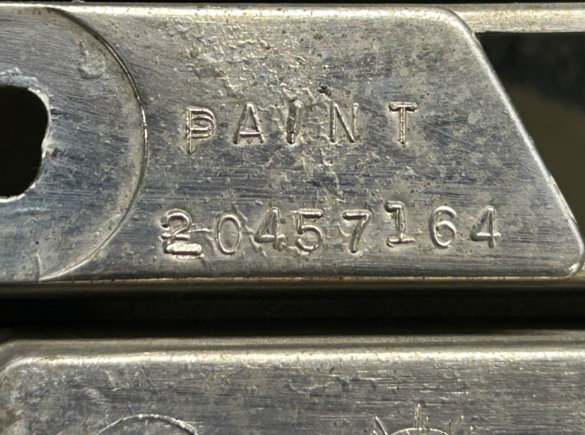 VOLVO 20457164 GRILLE