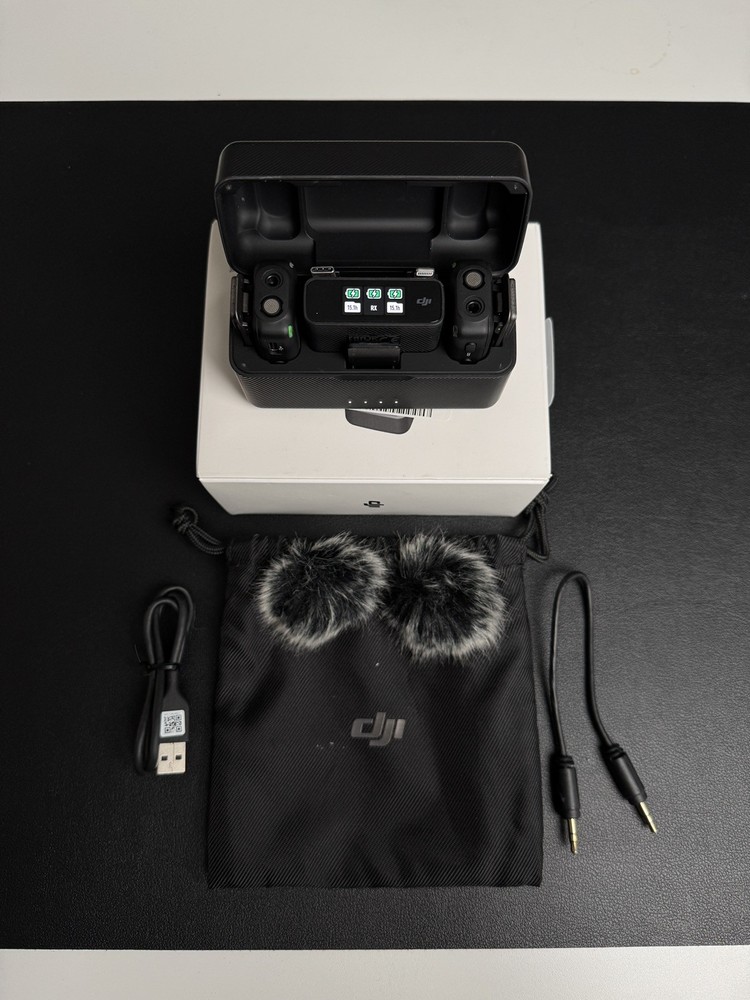 DJI Mic Dual-Transmitter Compact Digital Wireless Microphone System/Recorder