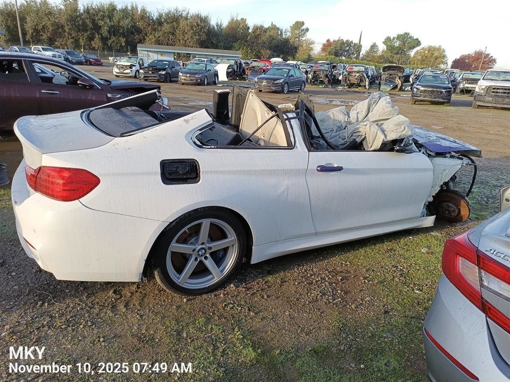 LEFT WHT ROCKER PANEL MOULDING OEM 2018 BMW M4 51 77 8 059 627