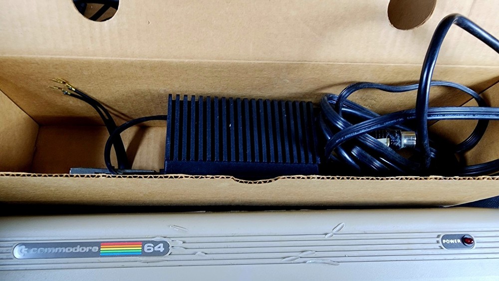 Vintage Commodore 64 Computer C64 In Original Box w/ Inserts & Cables, Powers Up