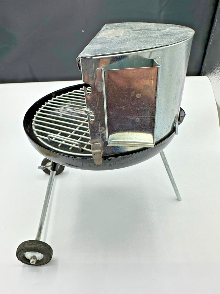 Vintage Bar-Bee Q Grill