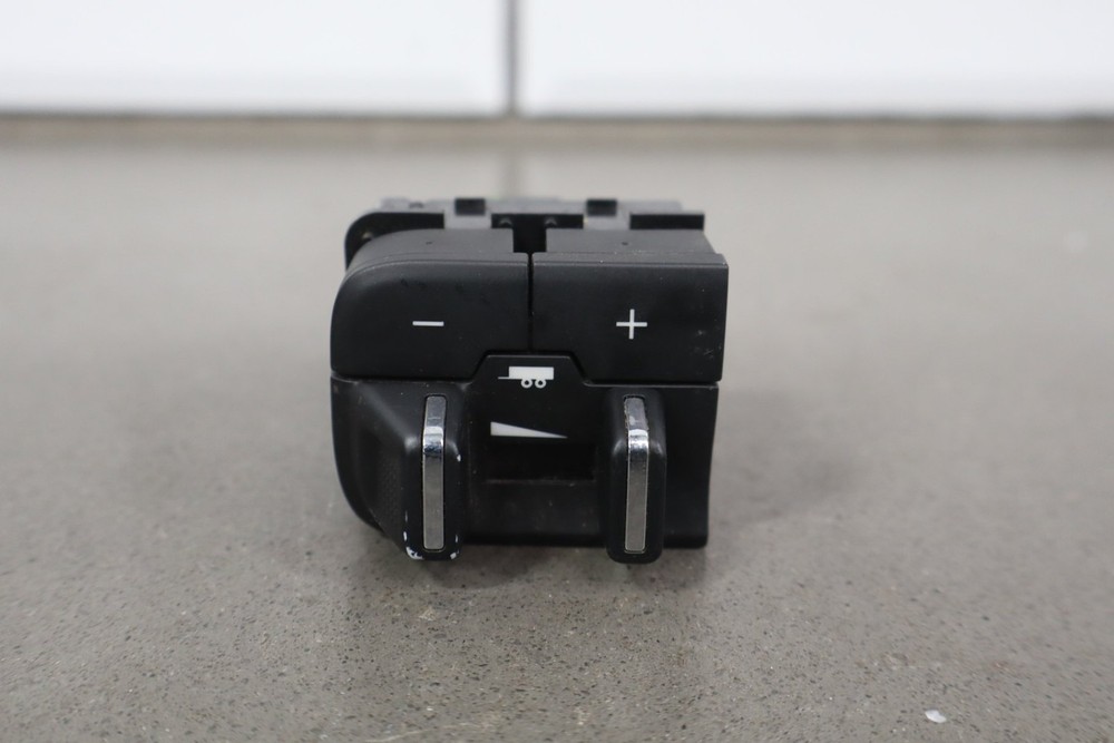 2013-2018 Ram 2500 Dash Mounted Trailer Brake Controller & Module OEM