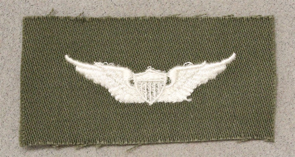 Army Cloth Badge 10405: Basic Aviator (Pilot) Wings - white on OD