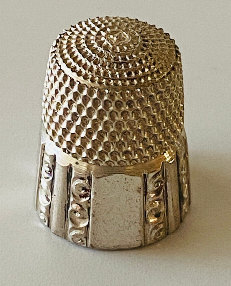 Vintage Sterling Silver Simons Bros Thimble #11 Panel Scroll Design 59