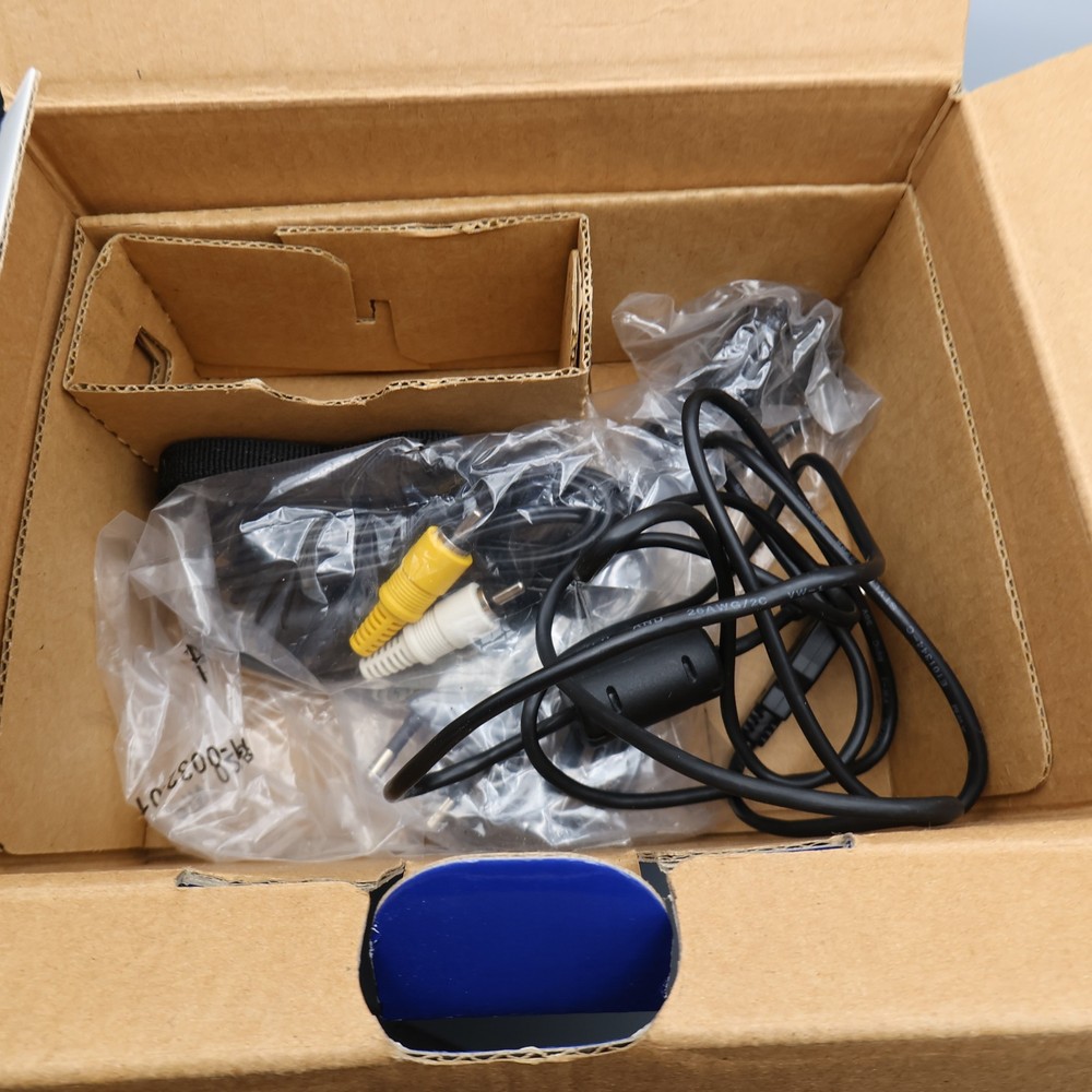 Olympus X-785 Digital Camera 7.1MP Silver Battery Weak With Box