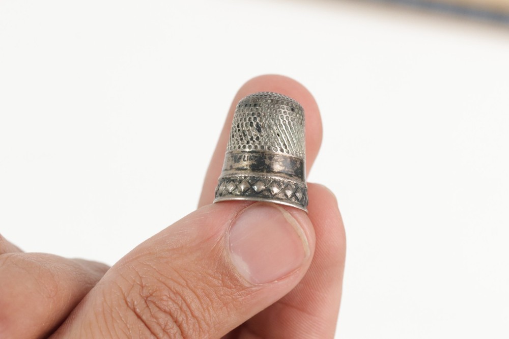 Antique Sterling Silver Thimble Signed diamond 4.06 grams