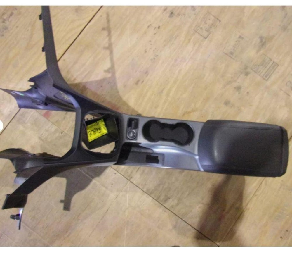 FORD ESCAPE 2013-2016 Front Console floor, SE