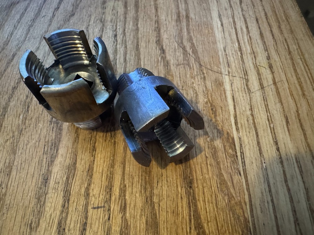 Integrated Internal / External Pipe Threading Tool ½” + ¾” PVC Pipe Threader Kit