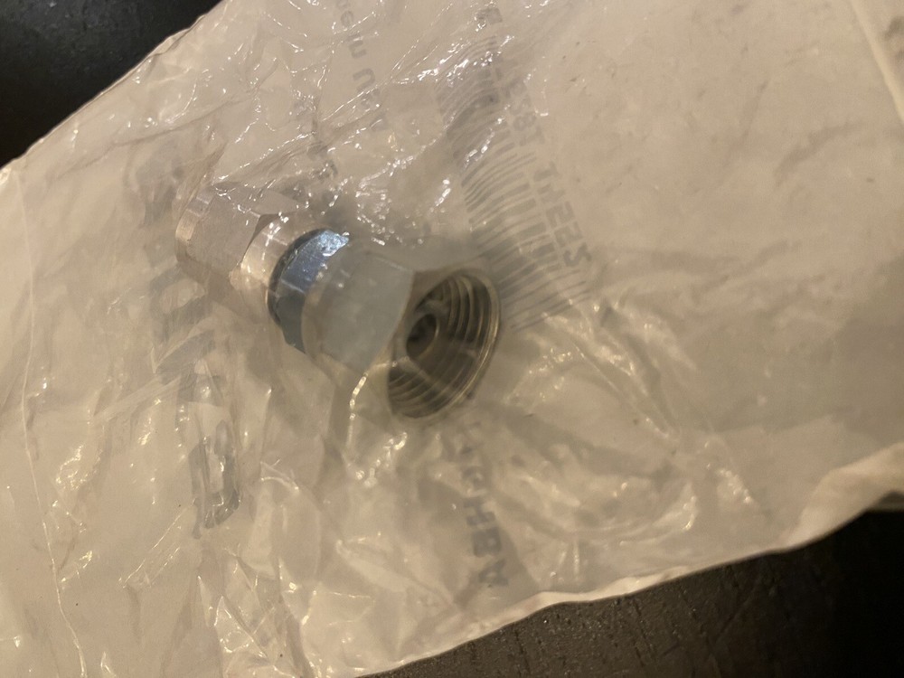 BINKS 72-1683 Hose Swivel Connection