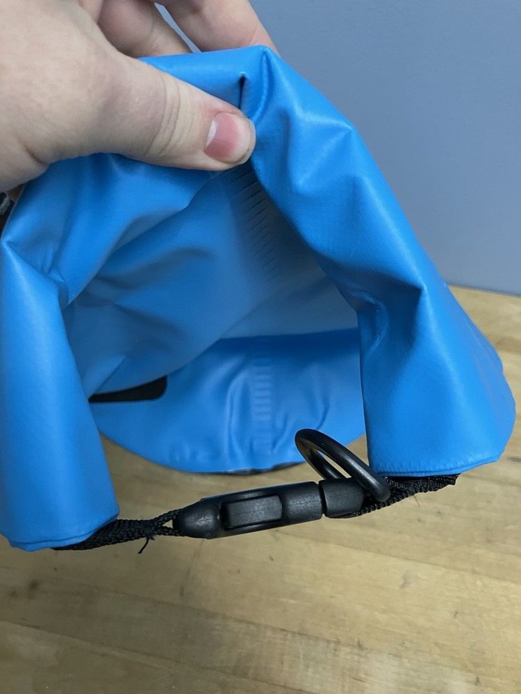 Single Universal Pool Weight Bag 10L/25LB Blue Used