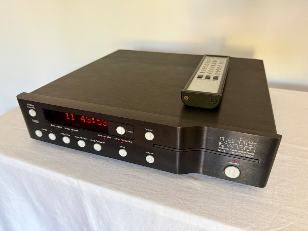 Mark Levinson 39 CD Player Processor w/ Original Remote - Excellent!
