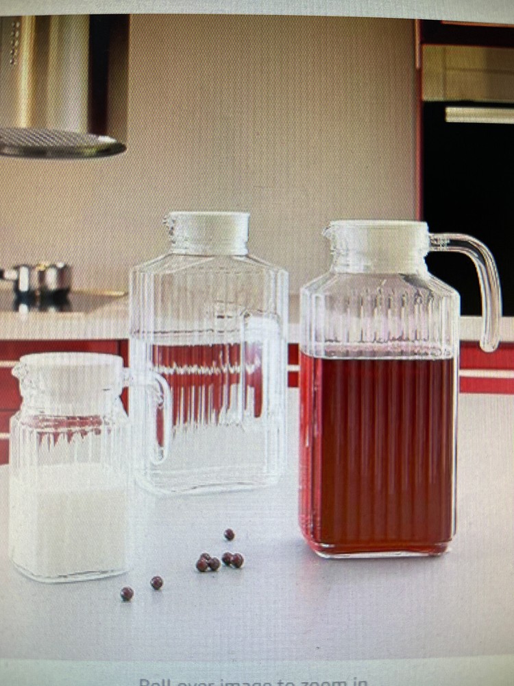 Quadro 16.75-Ounce Jug/Pitcher with White Lid