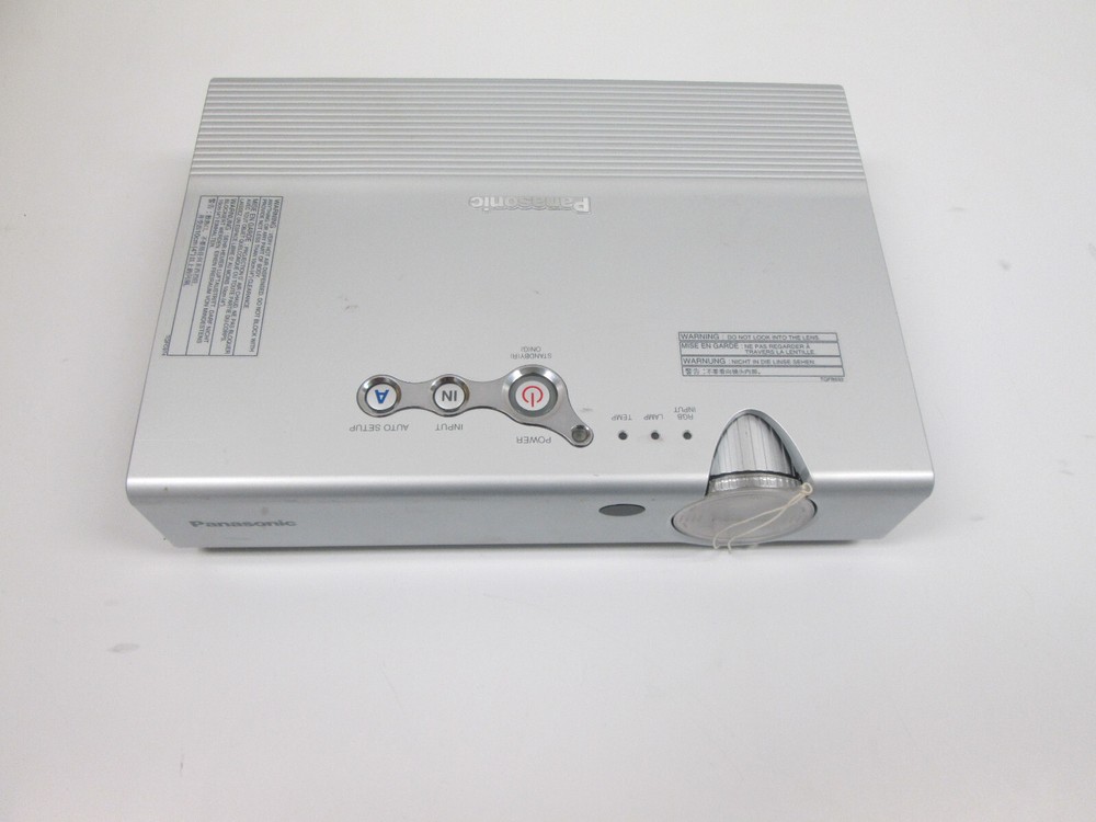 Panasonic PT-LB20SU Multimedia Desktop Home Theater LCD Projector TESTED