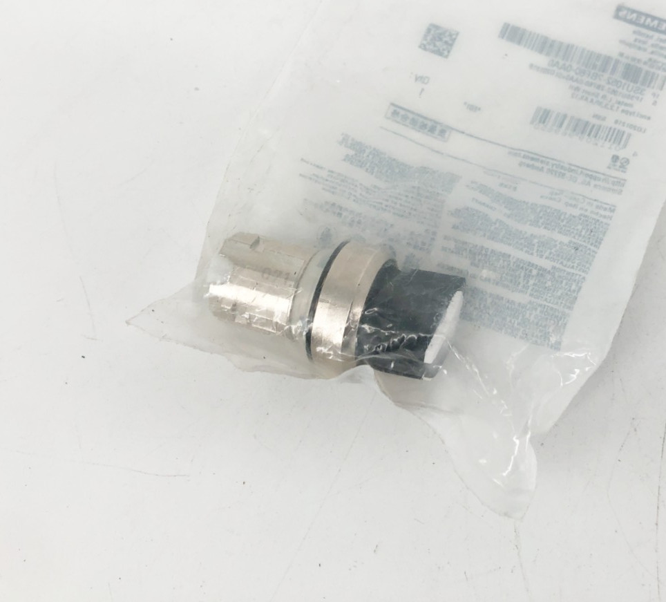 New Siemens 3SU1052-2BF60-0AA0 Selector Switch